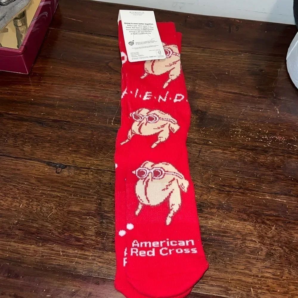 AMERICAN RED CROSS Socks "FRIENDS" 1 PAIR Crew Donors Cotton NWT
